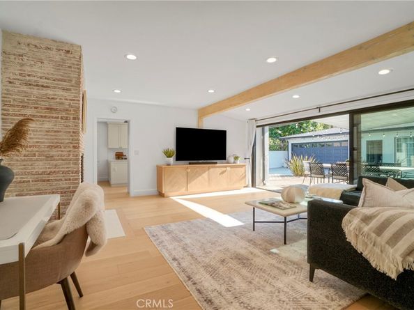 7221 Arizona Ave, Los Angeles CA 90045