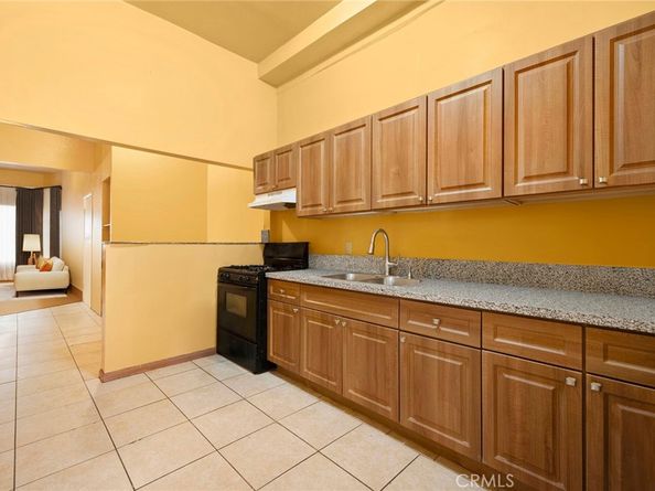 3877 Denker Avenue, Los Angeles CA 90062