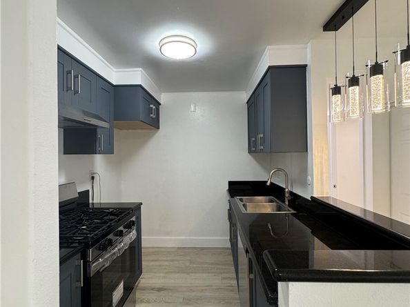 18620 Hatteras Street 169, Tarzana CA 91356