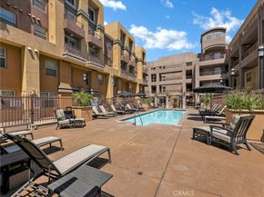 201 E Angeleno Avenue 203, Burbank CA 91502