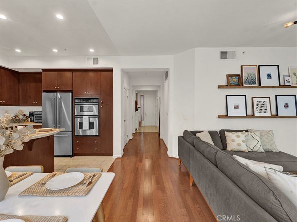 201 E Angeleno Avenue 203, Burbank CA 91502
