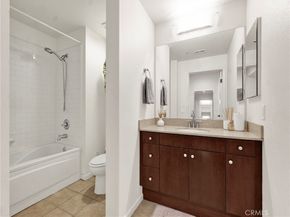 201 E Angeleno Avenue 203, Burbank CA 91502