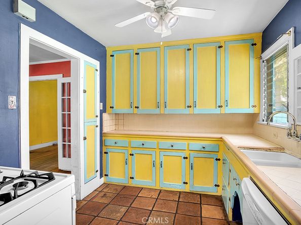 4948 Riverton Avenue, North Hollywood CA 91601