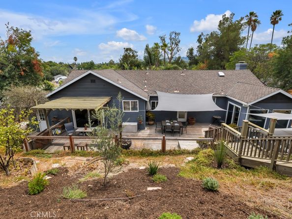 19419 Oxnard Street, Tarzana CA 91356