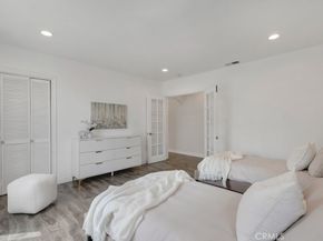 19419 Oxnard Street, Tarzana CA 91356