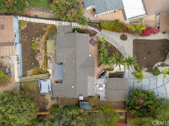 19419 Oxnard Street, Tarzana CA 91356