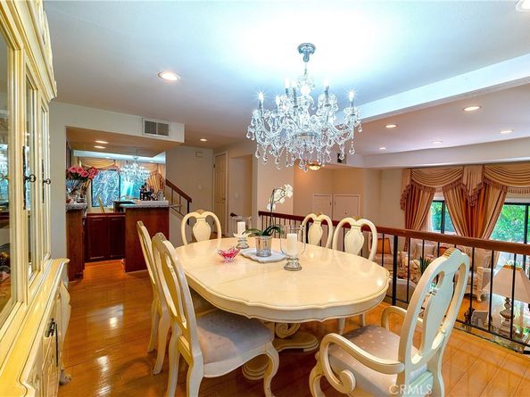 18759 Hatteras Street 25, Tarzana CA 91356