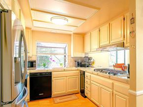 18759 Hatteras Street 25, Tarzana CA 91356
