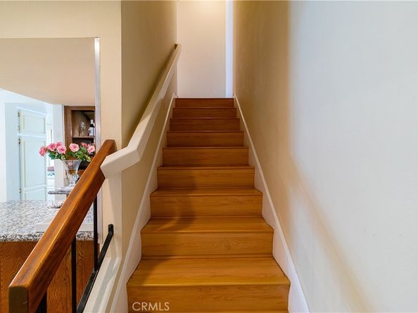 18759 Hatteras Street 25, Tarzana CA 91356