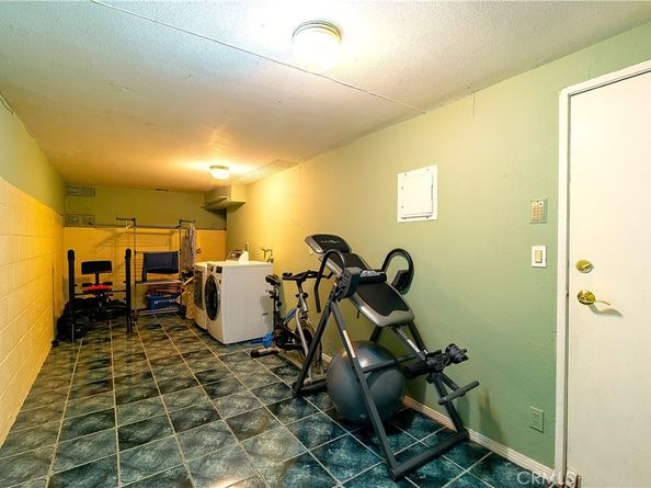18759 Hatteras Street 25, Tarzana CA 91356