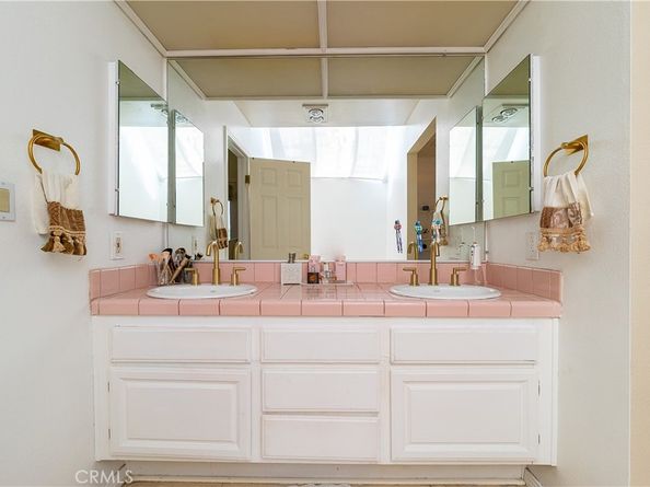 18759 Hatteras Street 25, Tarzana CA 91356