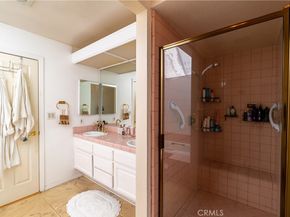 18759 Hatteras Street 25, Tarzana CA 91356