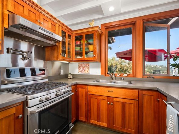 1687 Temple Hills Drive, Laguna Beach CA 92651