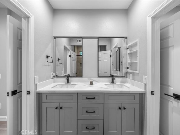 53 Middleton, Irvine CA 92620