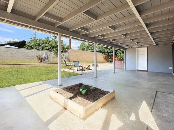 739 E Haltern St, Azusa CA 91702
