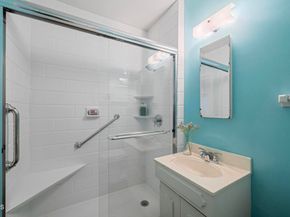 951 Laguna Road, Pasadena CA 91105