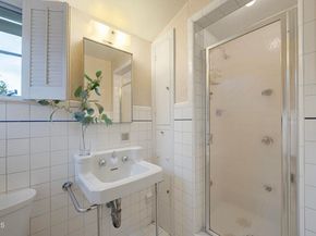 951 Laguna Road, Pasadena CA 91105