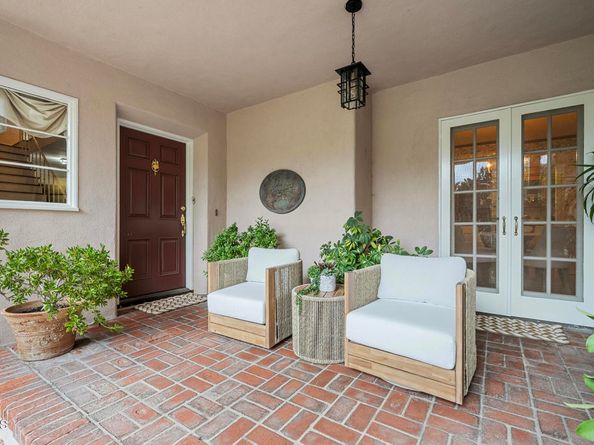 951 Laguna Road, Pasadena CA 91105