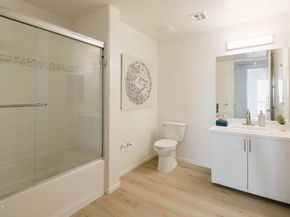 124 W Colorado Street 405, Glendale CA 91204