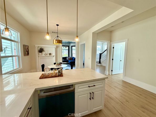490 Solano Avenue, Los Angeles CA 90012