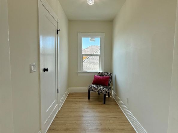 490 Solano Avenue, Los Angeles CA 90012