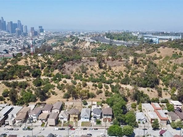 490 Solano Avenue, Los Angeles CA 90012