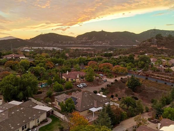 3017 Rue Montreux, Escondido CA 92026