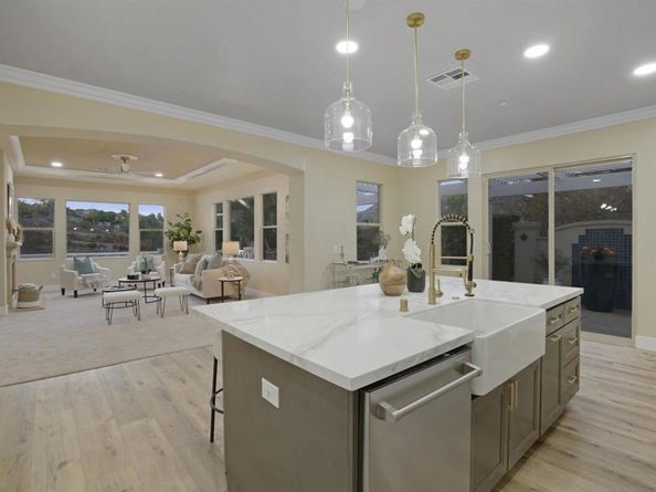 3017 Rue Montreux, Escondido CA 92026