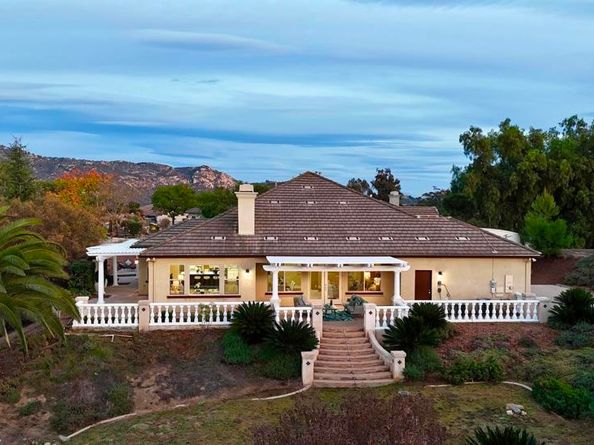 3017 Rue Montreux, Escondido CA 92026