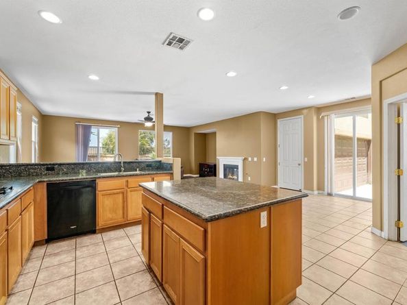 1049 Boulder, Oceanside CA 92057