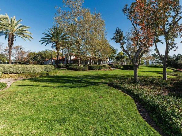 2466 Bear Rock Gln, Escondido CA 92026