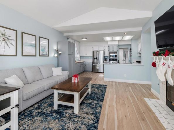 2466 Bear Rock Gln, Escondido CA 92026