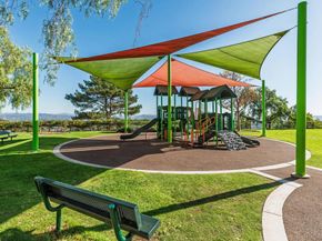 2466 Bear Rock Gln, Escondido CA 92026