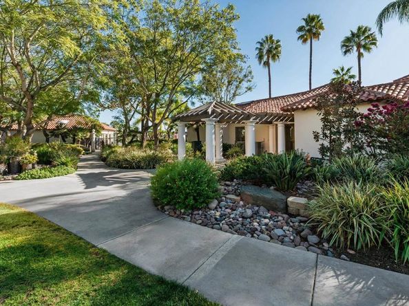 2466 Bear Rock Gln, Escondido CA 92026