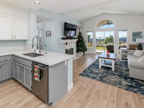 2466 Bear Rock Gln, Escondido CA 92026