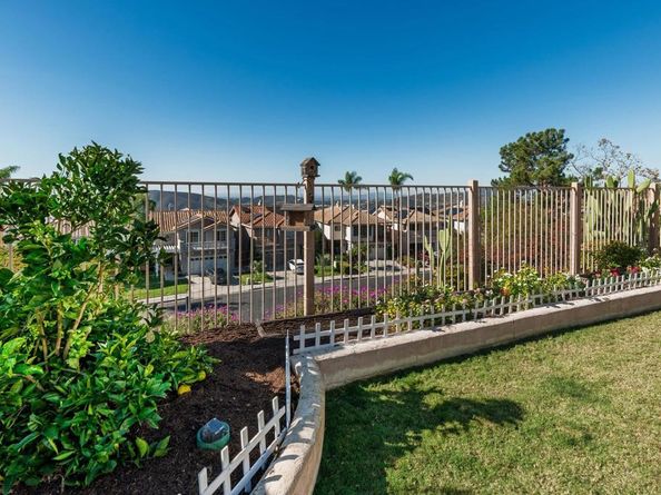 2466 Bear Rock Gln, Escondido CA 92026