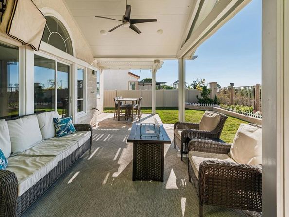 2466 Bear Rock Gln, Escondido CA 92026