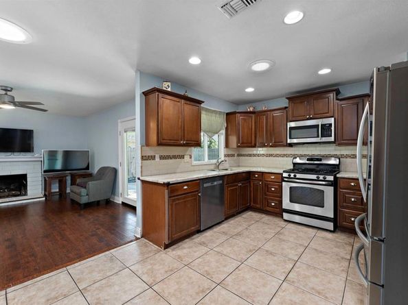 2546 S Sultana Avenue, Ontario CA 91761