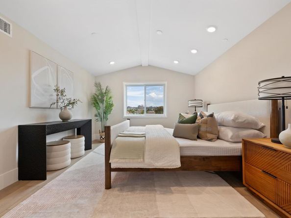 324 Chinquapin Avenue, Carlsbad CA 92008
