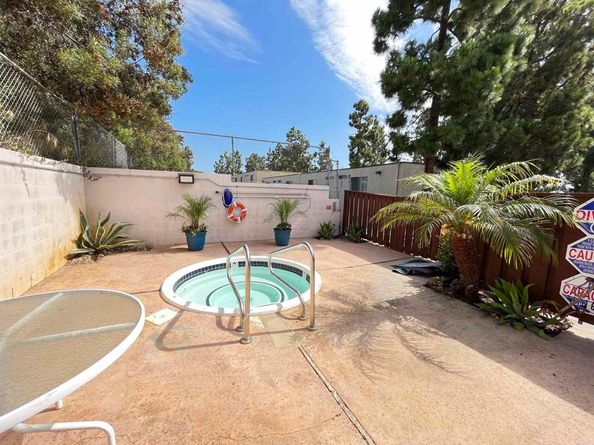 2582 Del Mar Heights Road 17, Del Mar CA 92014