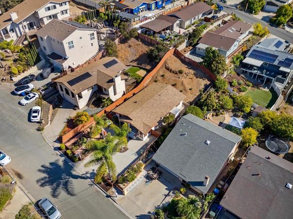 1239 La Presa Avenue, Spring Valley CA 91977