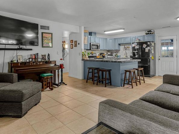 128 Frontier Ln, Oceanside CA 92054