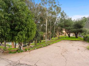 111 La Cresta Trl, El Cajon CA 92019