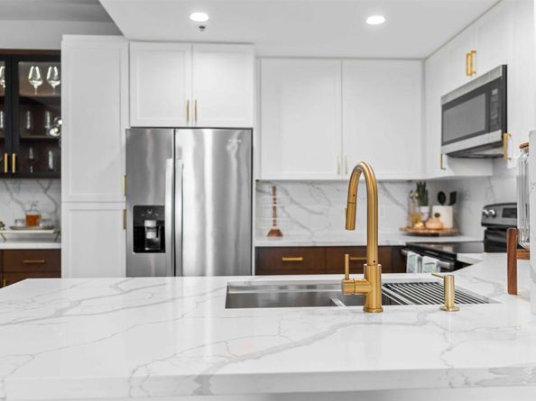 5845 Friars Road 1207, San Diego CA 92110