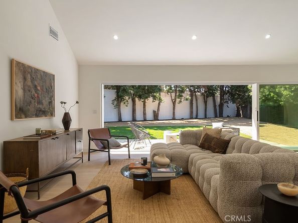 2055 Calvert Avenue, Costa Mesa CA 92626