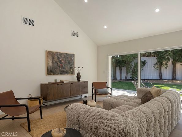 2055 Calvert Avenue, Costa Mesa CA 92626