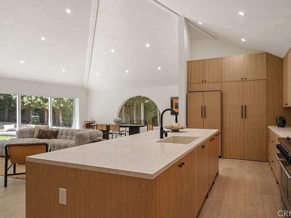 2055 Calvert Avenue, Costa Mesa CA 92626