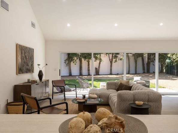 2055 Calvert Avenue, Costa Mesa CA 92626