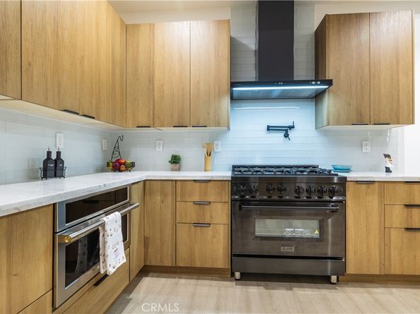 3627 S Van Ness Avenue, Los Angeles CA 90018