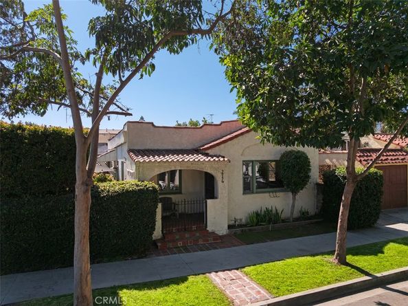 216 W 23rd Street, Long Beach CA 90806